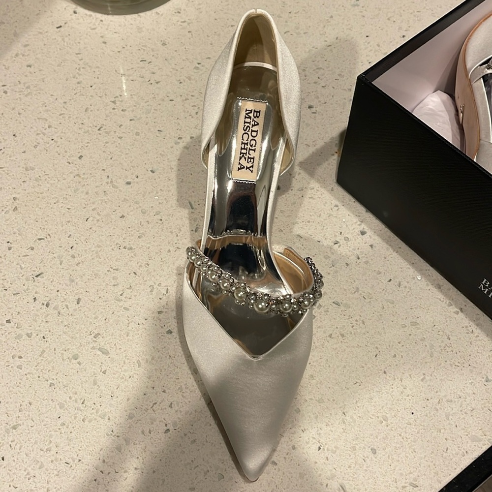 Badgley Mischka wedding shoes 7.5